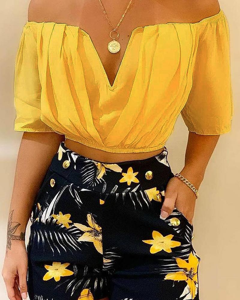 

Off Shoulder Ruched Top & Tropical Print Shorts Set, Yellow