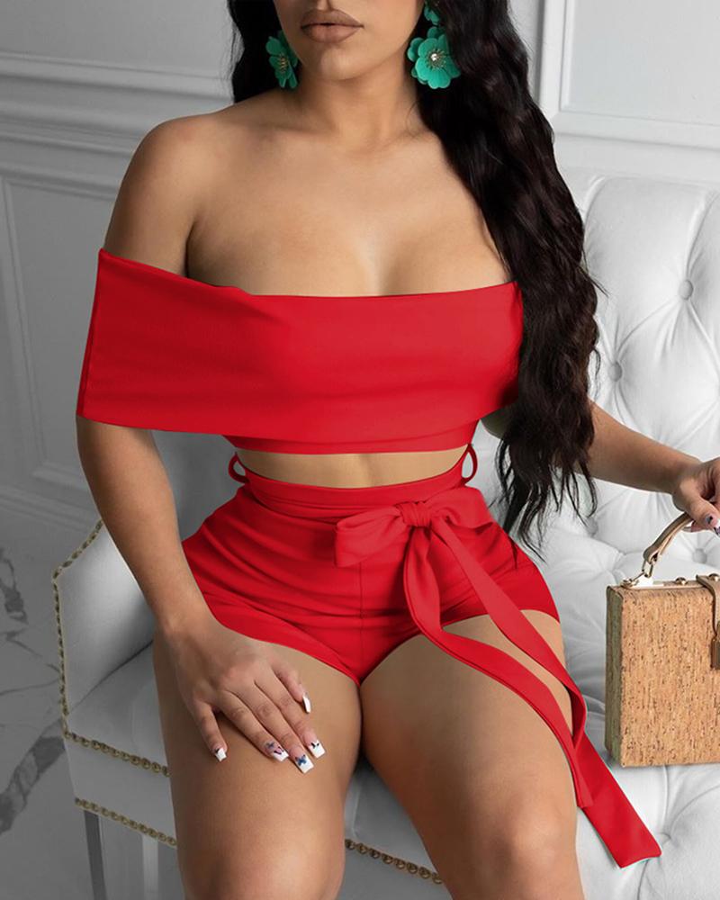 

Off Shoulder Solid Crop Top & Short Pant, Red
