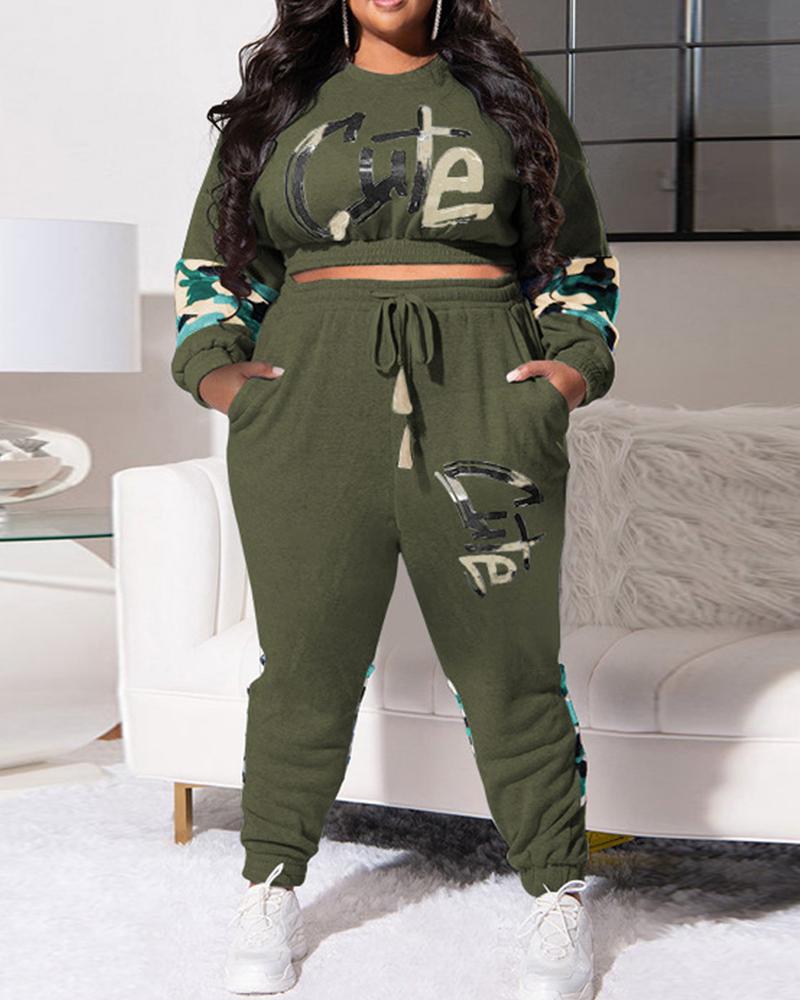 

Plus Size Camo Letter Print Crop Top & Pants Set, Green
