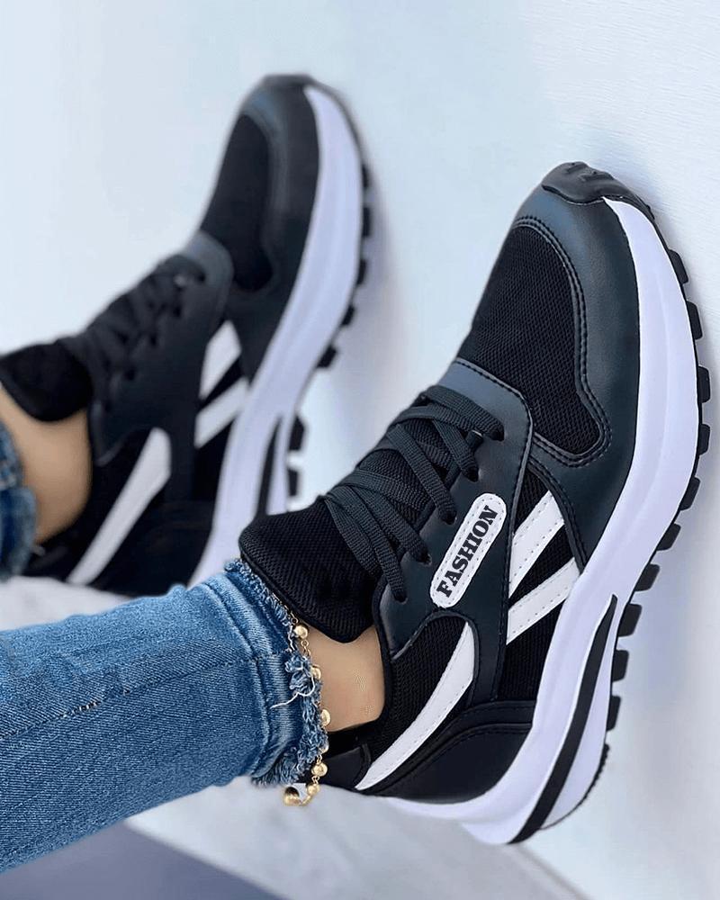 

Colorblock Breathable Lace-up Sneakers, Black