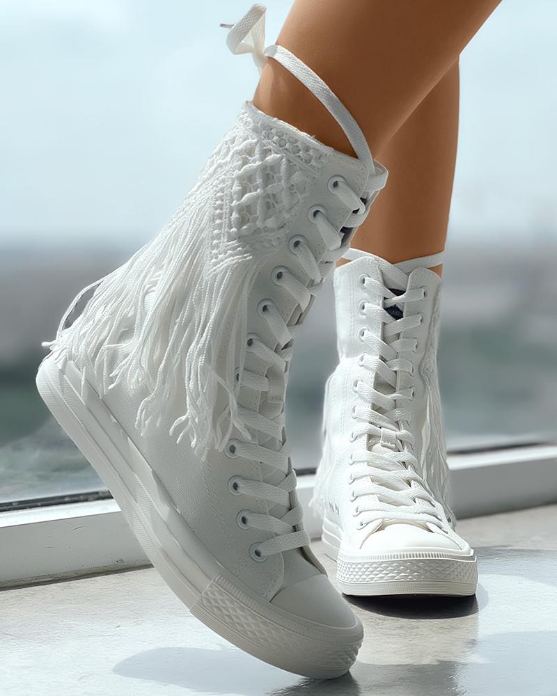 

Tassel Design Eyelet Lace-up Canvas Sneakers, White