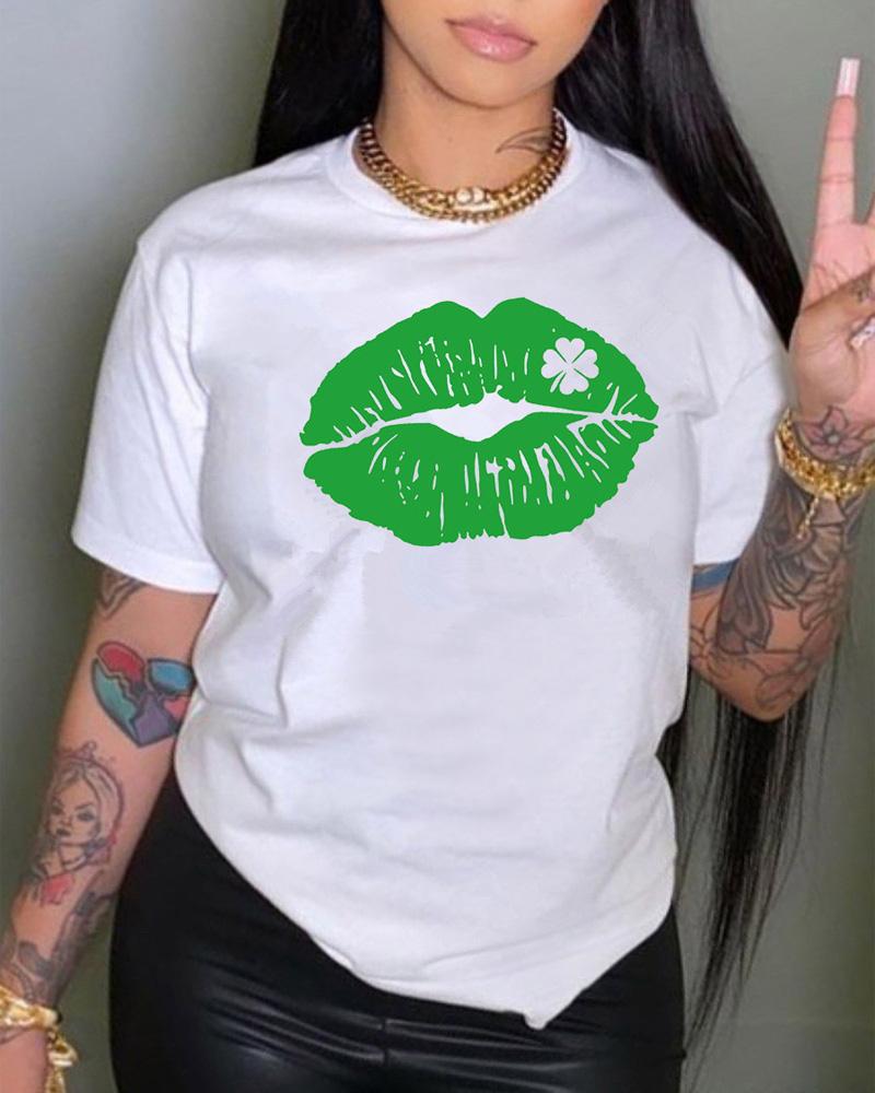 

St. Patrick's Day Lucky Shamrock Lip Print Casual T-shirt, White