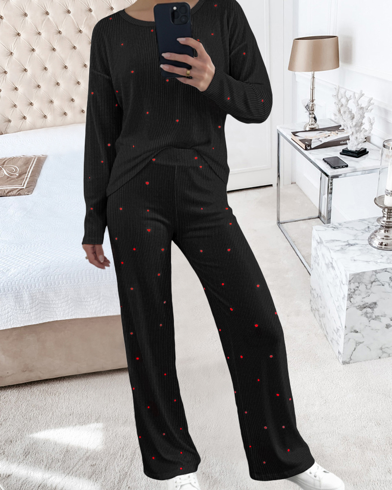 

Conjunto de pijama de 2 piezas con estampado de corazones, camisa de manga larga con cuello redondo y pantalones casuales de pierna ancha., Black