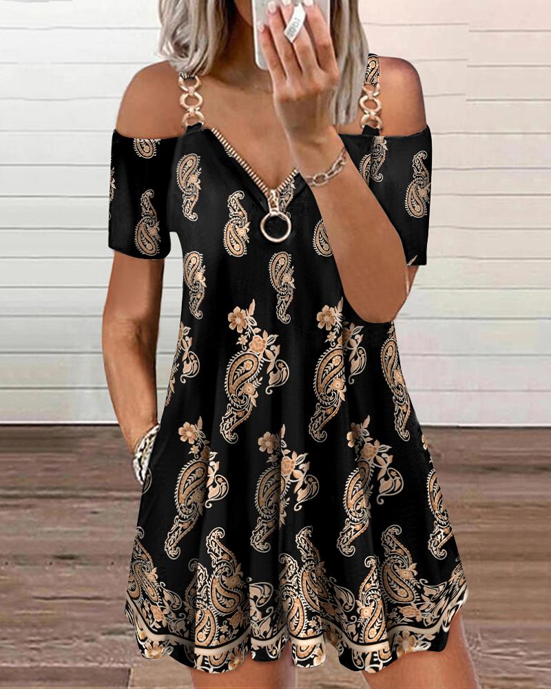 

Paisley Print Chain Decor Cold Shoulder Swing Dress, Black