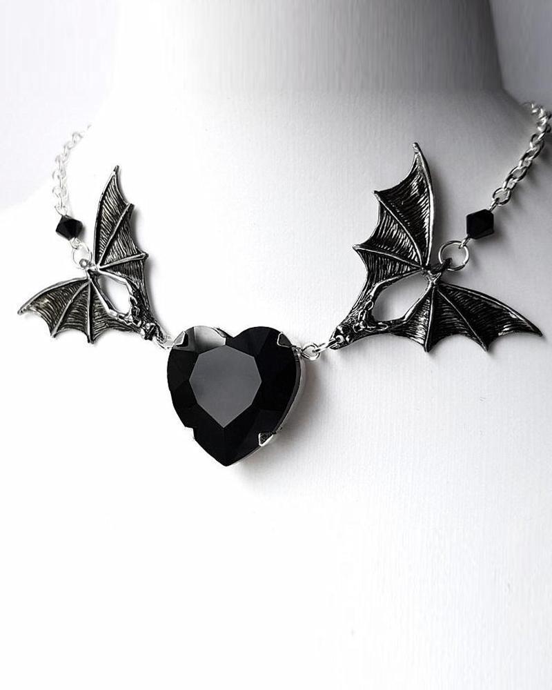 

1pc Halloween Gothic Bat Decor Heart Pendant Necklace, Black