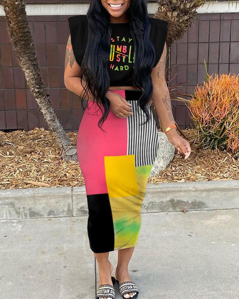 

Letter Print Crop Top & Colorblock Skirt Set, Pink