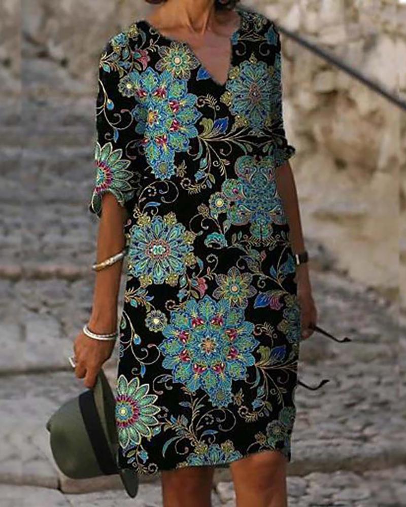 

Knee Length Half Sleeve Shift Dress Floral Print Casual Dress, Black