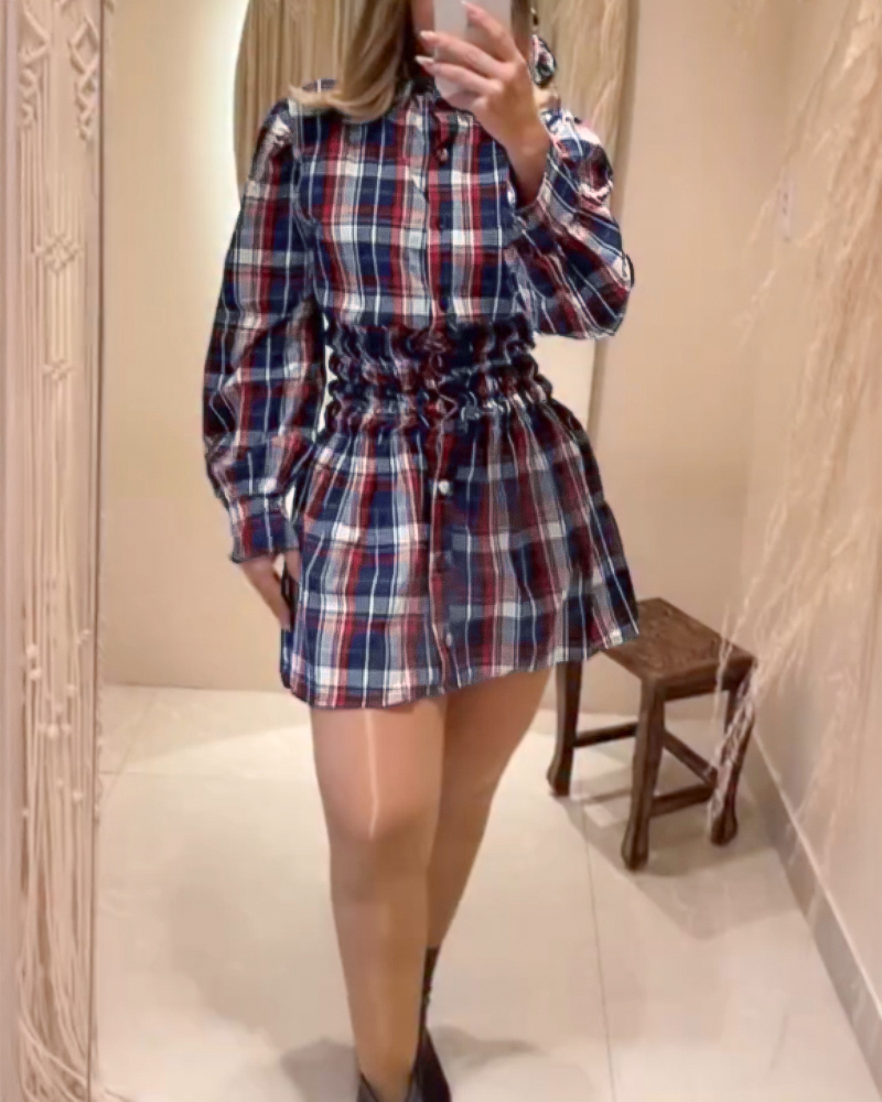 

Vestido camisero informal con cuello vuelto, botones y cintura fruncida, estampado a cuadros, corte A, Multicolor