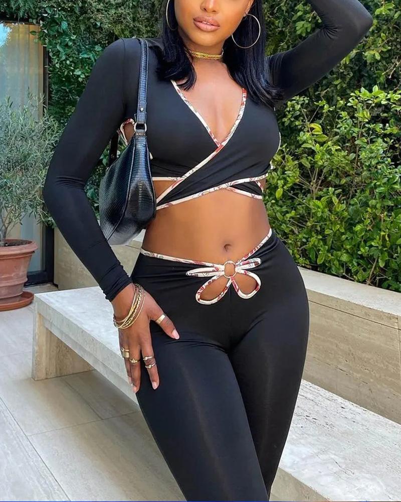 

Colorblock Wrap Crop Top & O Ring Cutout Skinny Pants Set, Black