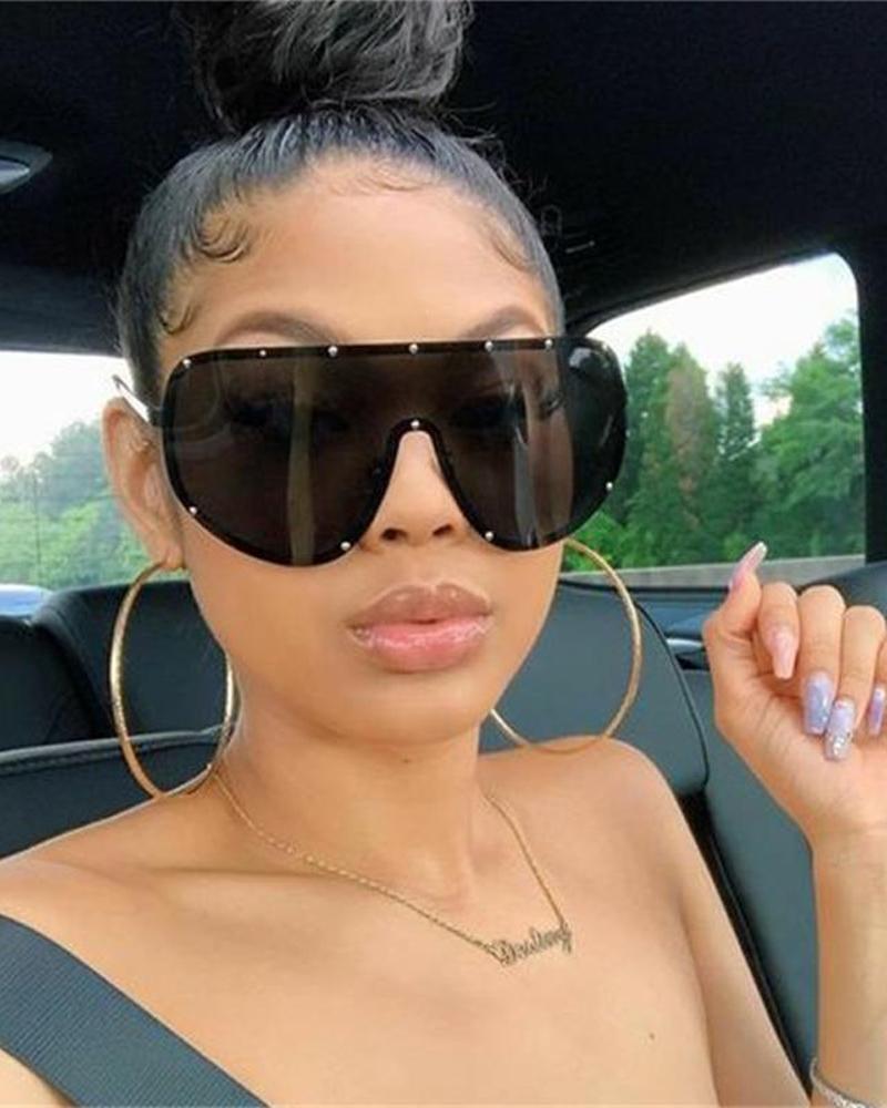 

1Pair Ombre Lens Studded Flat Top Rimless Sunglasses, Black