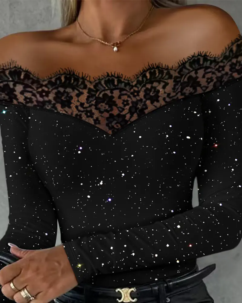 Camiseta ajustada de manga larga con hombros descubiertos y encaje